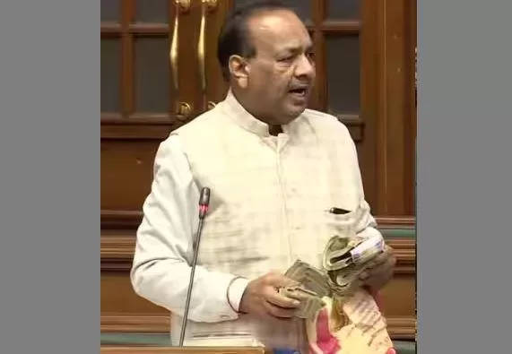 MLA mohinder singh reached Delhi Assembly with 15 lakh currency